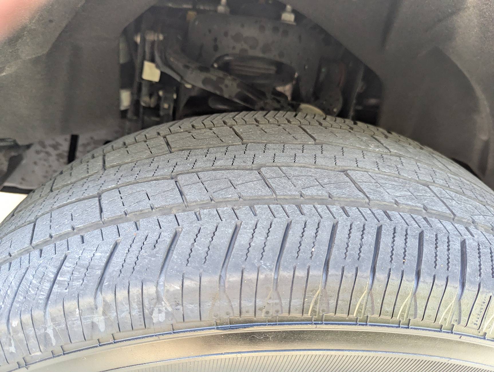 Ford F-150 Lightning SOLD - 20" Lariat Wheels/GG Tires for 18" XLT Wheels/Tires PXL_20240922_162928240