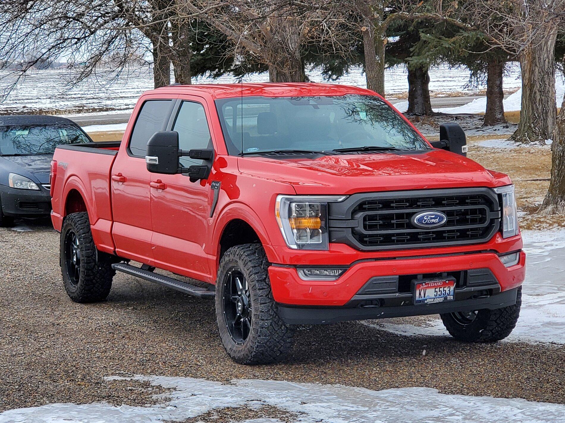 Ford F-150 Lightning 2021 F150 XLT Race Red 305/55/20 tires with 2" leveling kit 20210226_163710