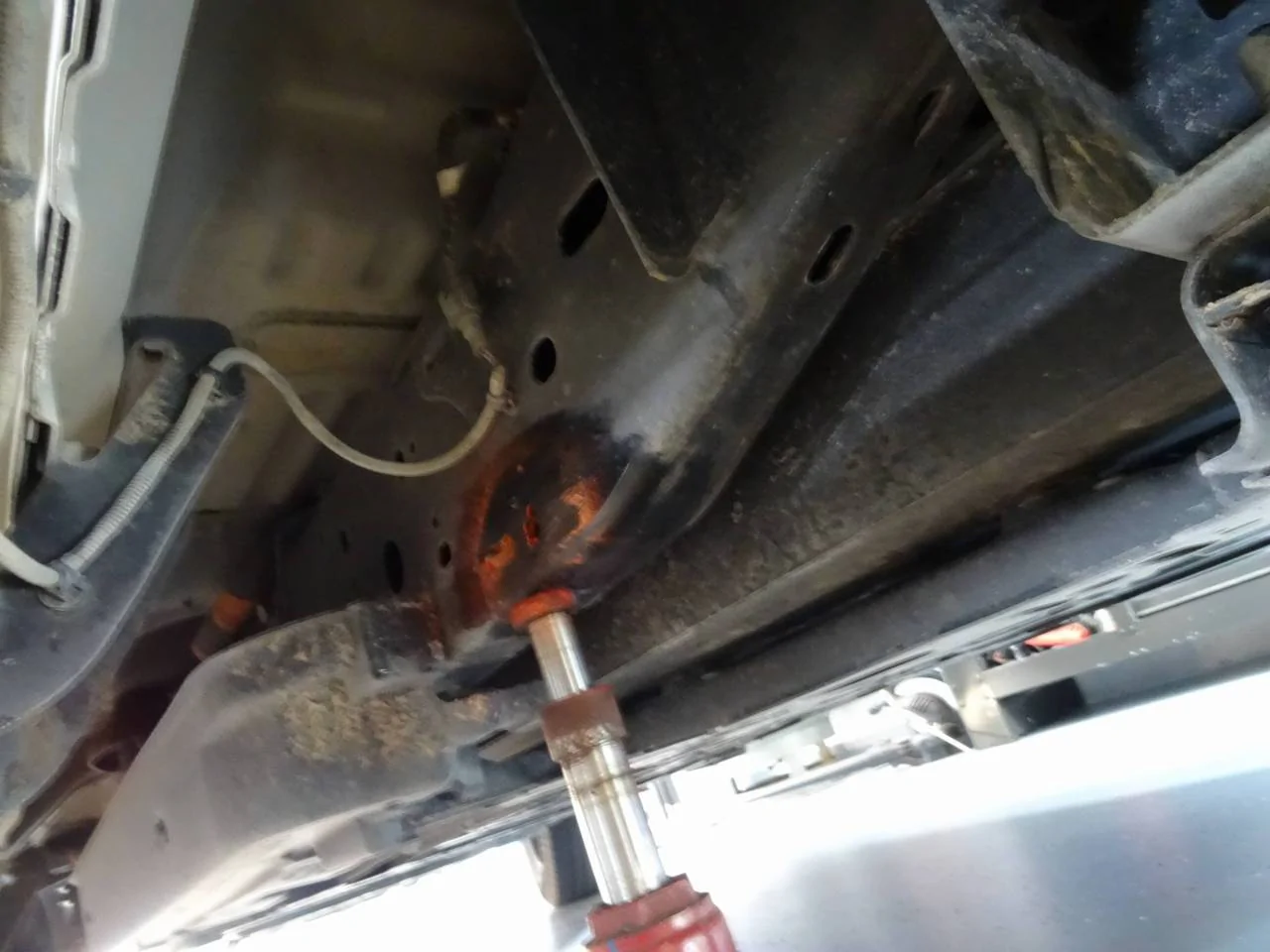 Ford F-150 Lightning How can I use jack stands when the jack is in the only jacking point under truck? jack2