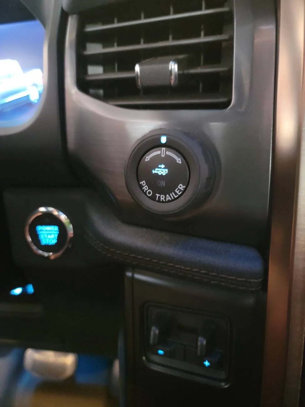 Ford F-150 Lightning 23 Lightning Lariat extended range 511A max tow package asking $54k 20240908_161508