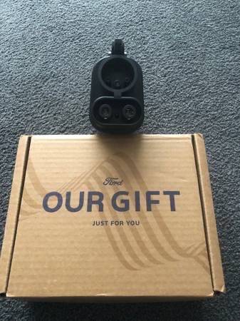 Ford F-150 Lightning Tesla Super Charging Adaptor ( NACS TO CCS1 ). Condition is New - $200 07BA629E-0E2B-41B5-84A6-8D55F14EE24A_4_5005_c