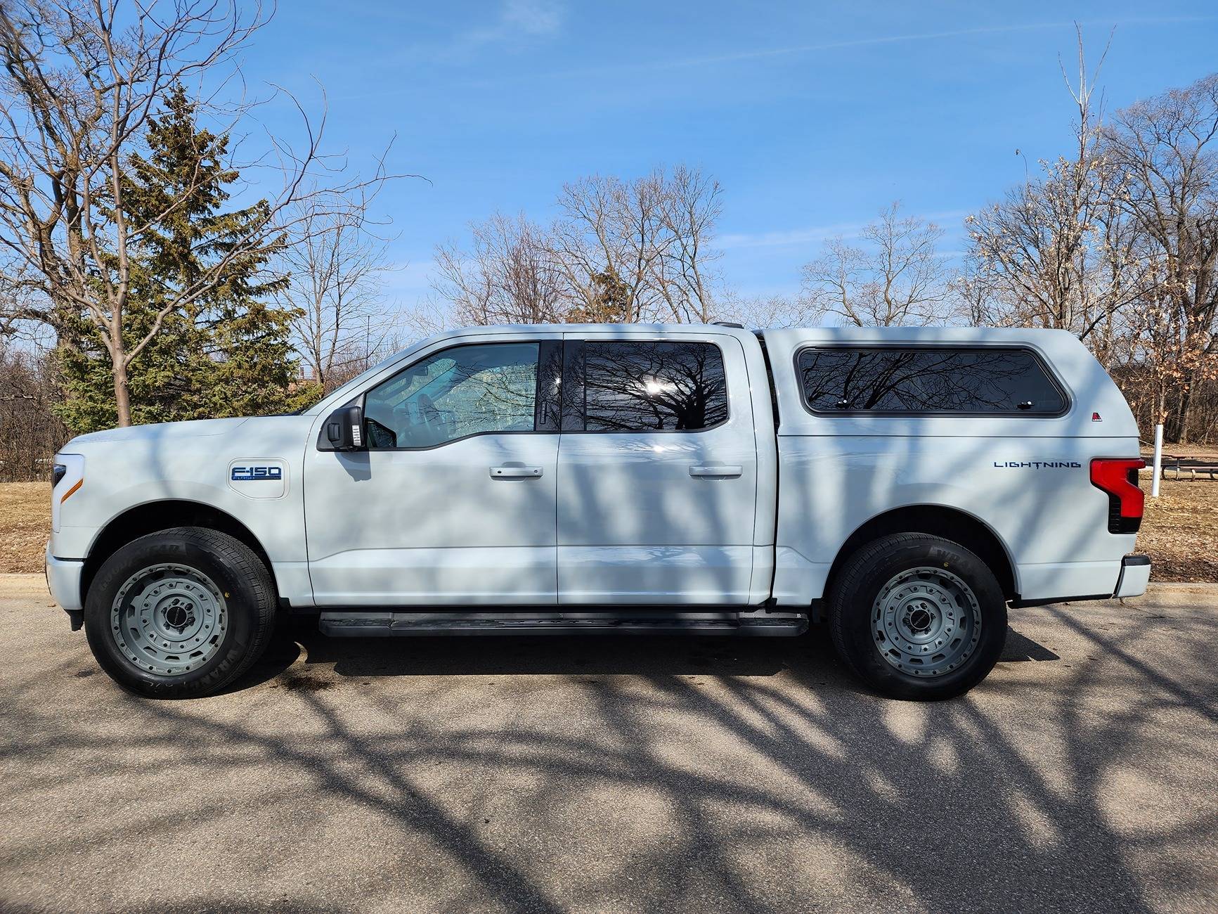 Ford F-150 Lightning Photos: stock Wrangler Territory HT on 20x9.5 +6mm wheels 20250313_130042