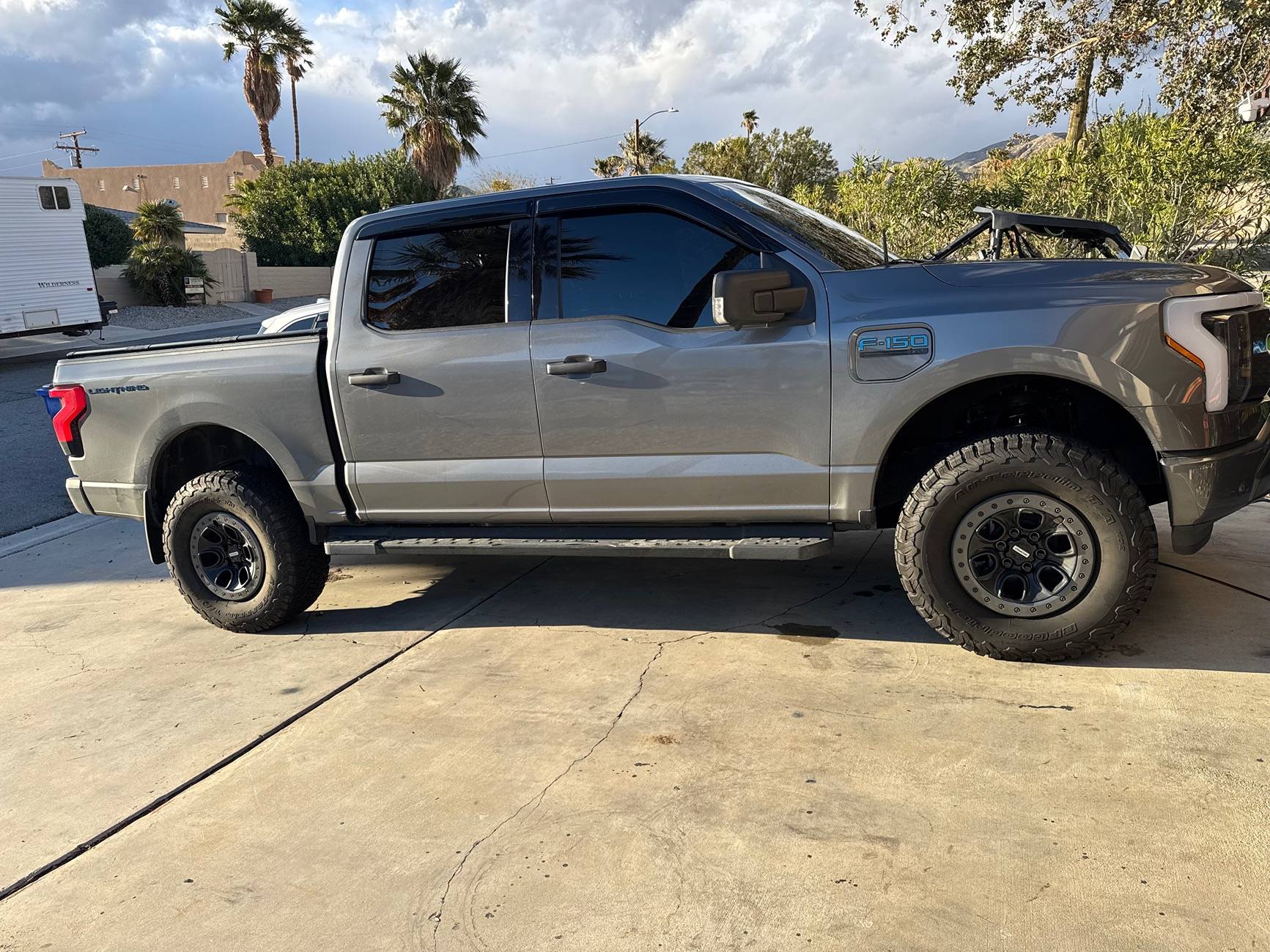 Ford F-150 Lightning F-150 Lightning leveled on Raptor 37 package wheels, 315/70/r17 KO2 tires IMG_2855