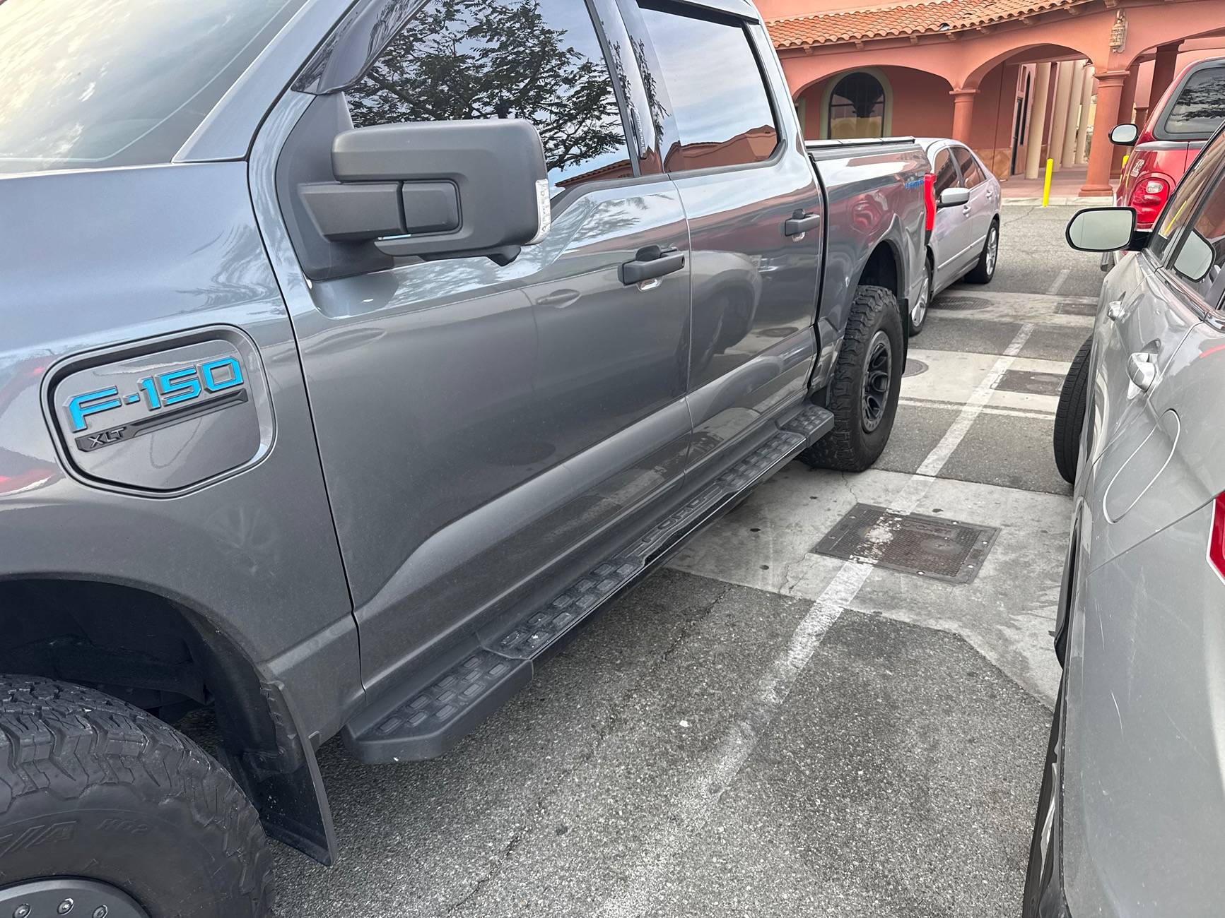 Ford F-150 Lightning F-150 Lightning leveled on Raptor 37 package wheels, 315/70/r17 KO2 tires IMG_2625