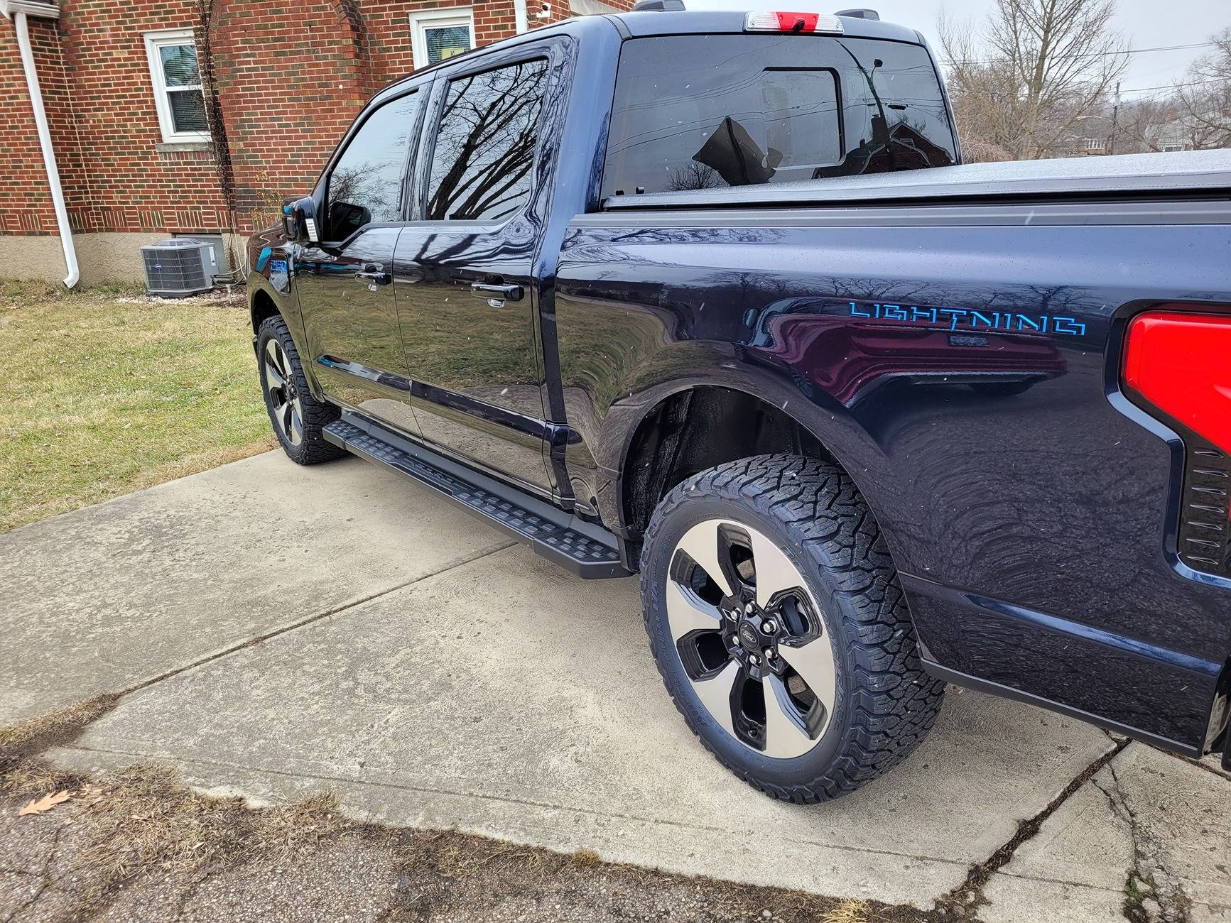 Ford F-150 Lightning New 2024 Antimatter Blue Lariat Owner! New K03s1