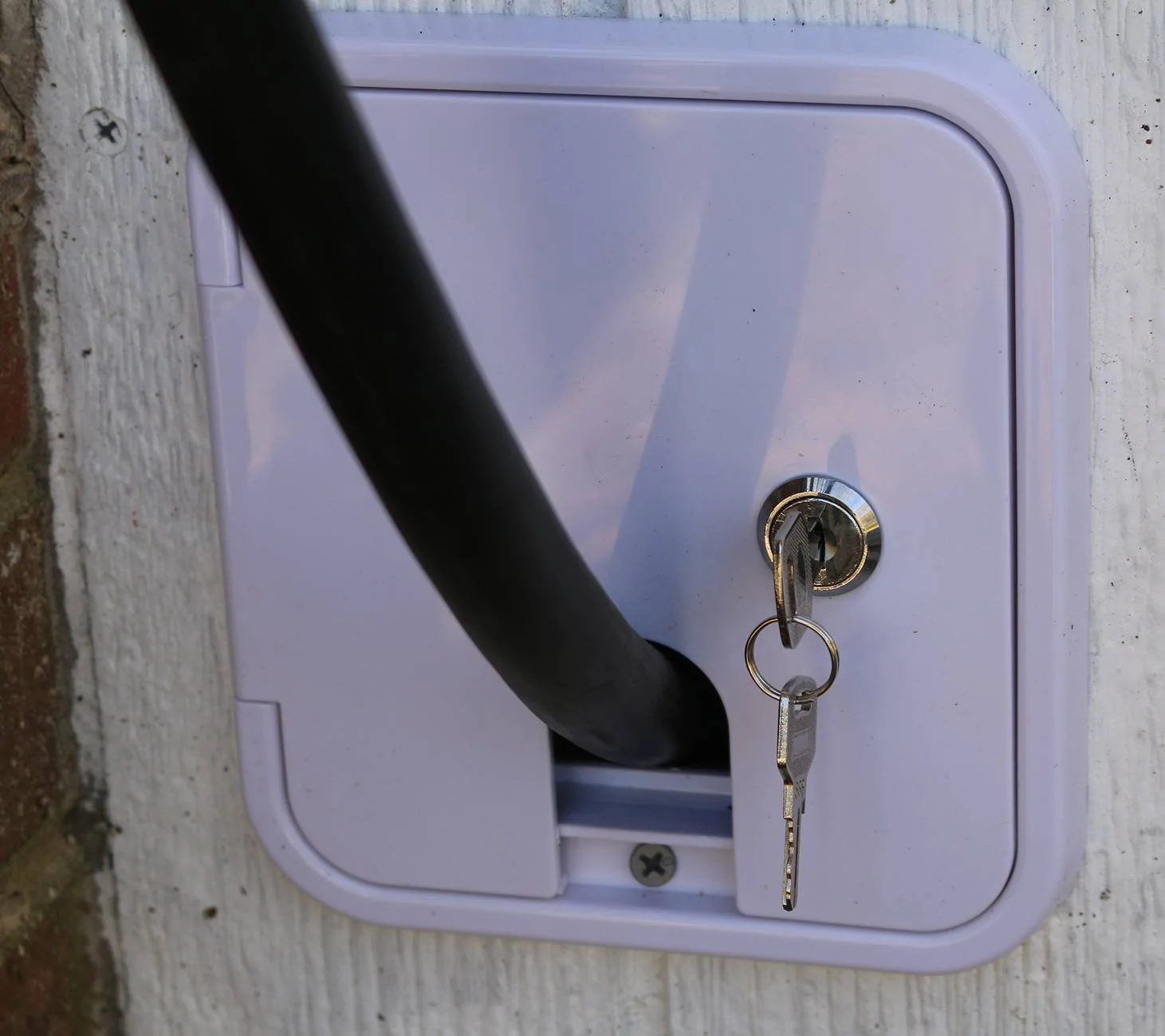 Ford F-150 Lightning Charge Station Pro issues - in the most unlikely way IMG_5793-cord pass-through