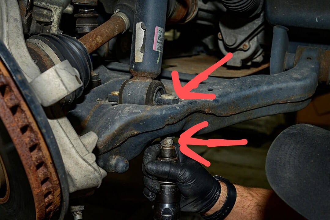 Ford F-150 Lightning Missing Bolts...SMH! IMG-20250328-WA0006~2