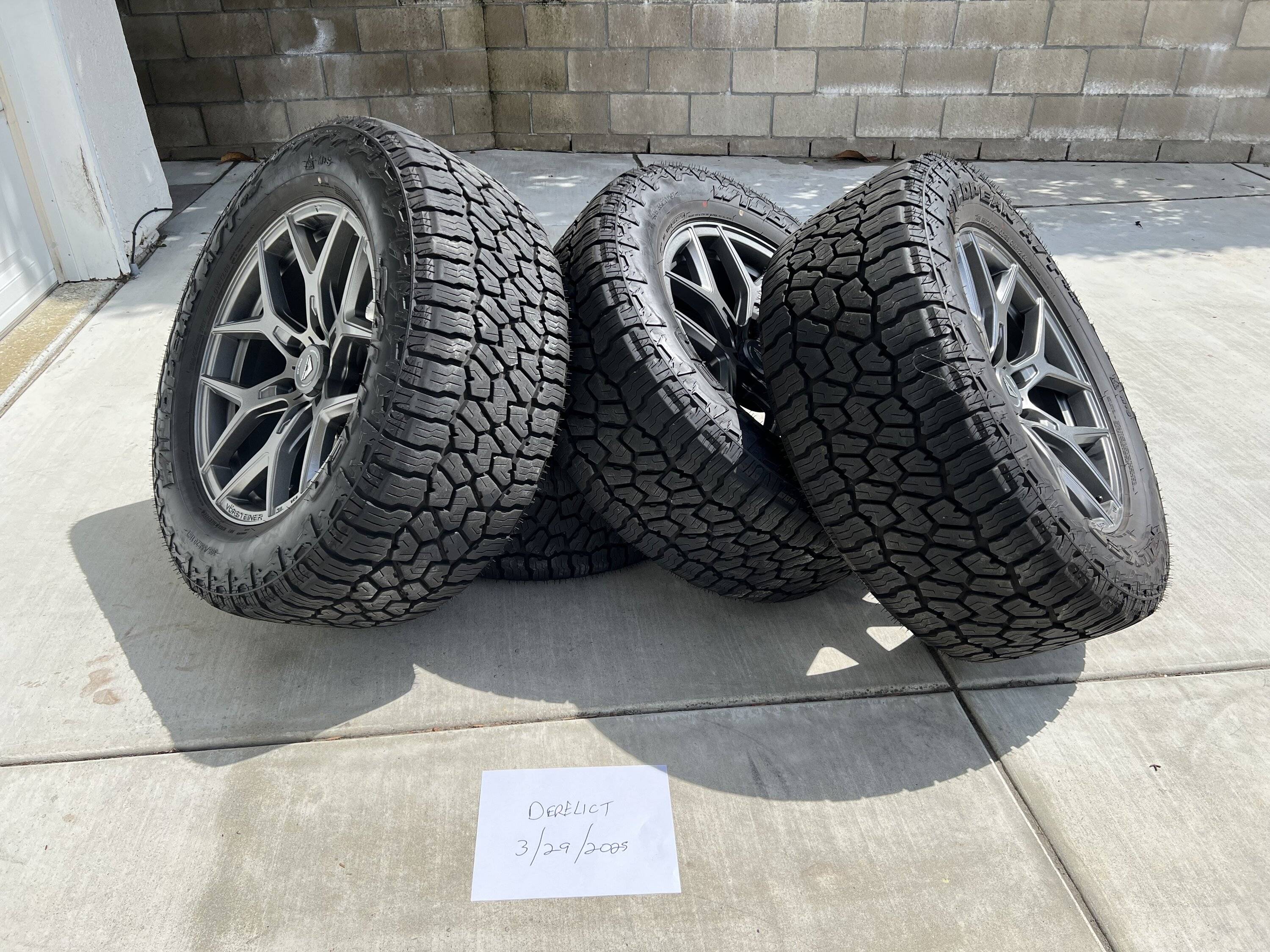 Ford F-150 Lightning Vorsteiner Venomrex VR601 20x9 Carbon Graphite w/ 305/55R20SL Falken Wildpeak 4W - $2500 IMG_2775