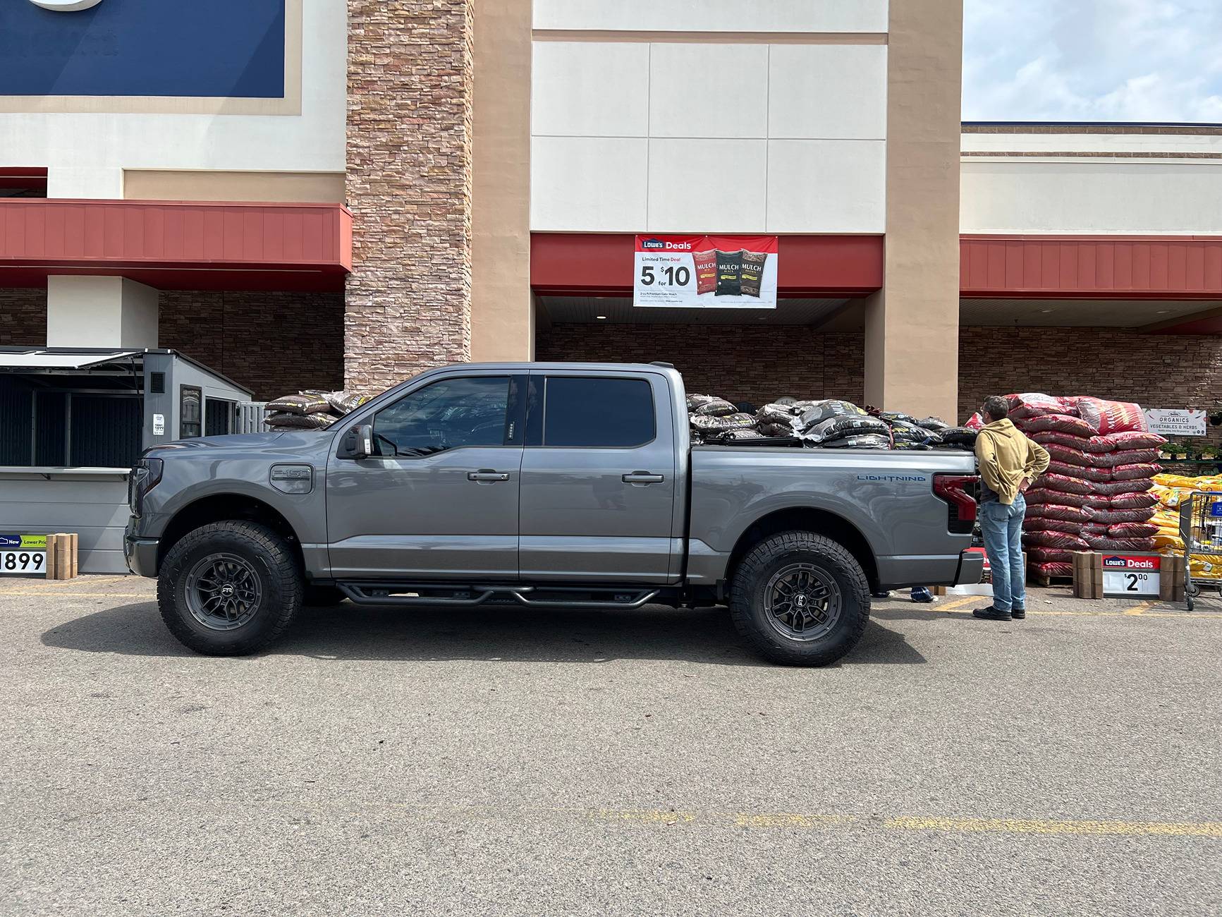 Ford F-150 Lightning Pics of Lightning Trucks Doing Truck Things. Post Yours! 📸 IMG_2773