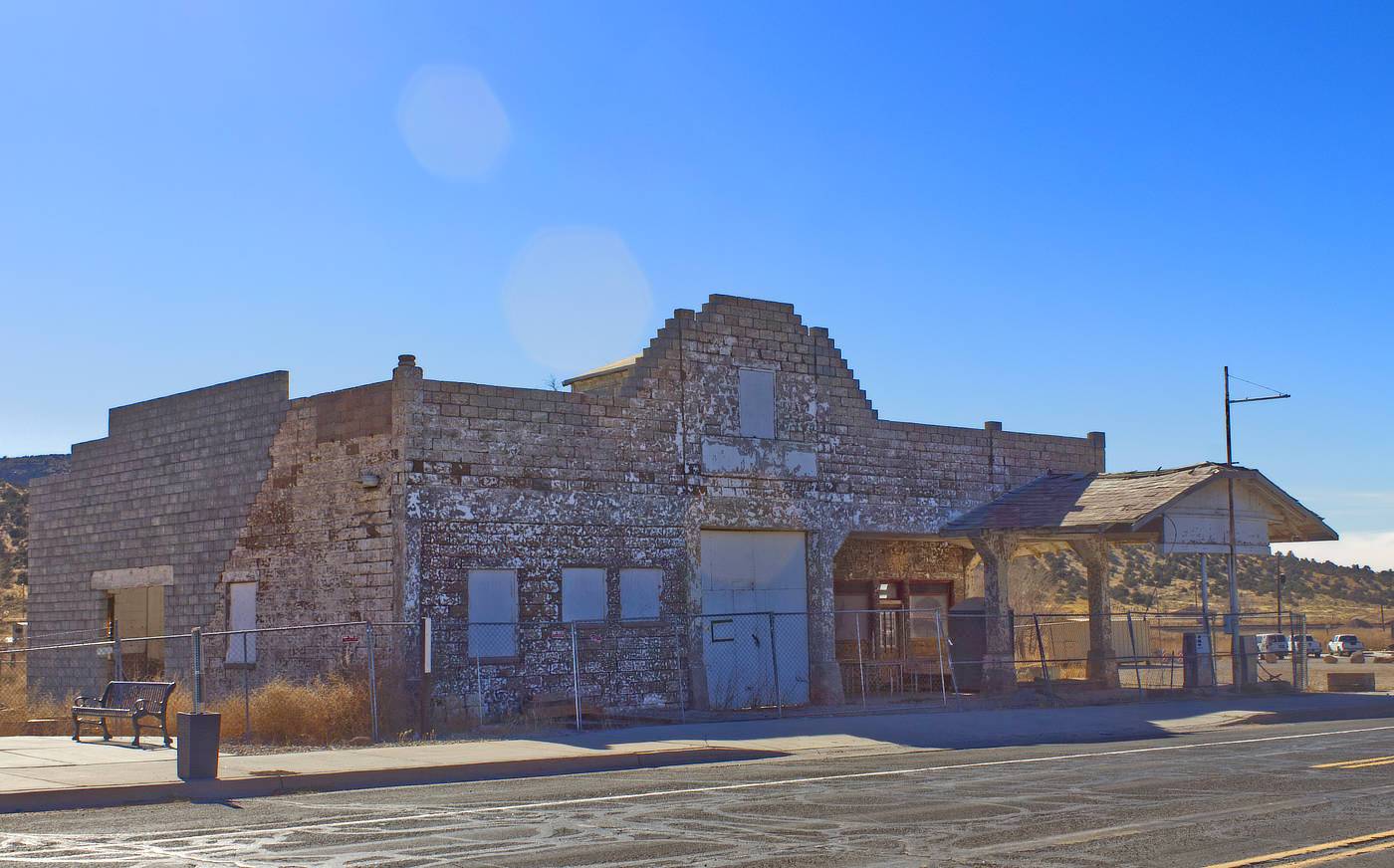 Ford F-150 Lightning Kingman, AZ to Williams, AZ (pulling RV 🪫) Gas-station-Peachsprings