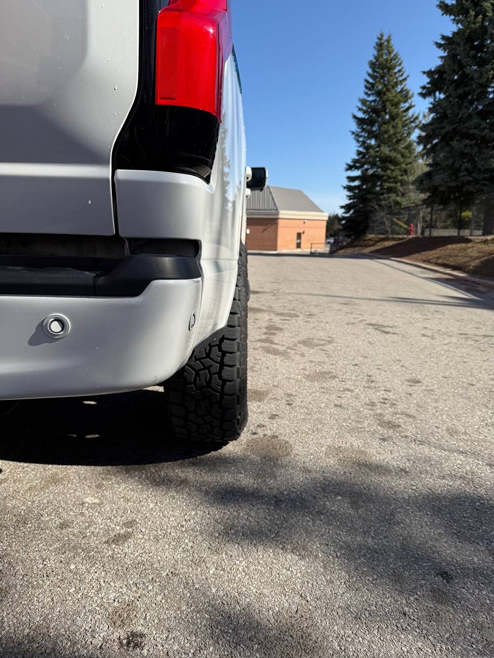 Ford F-150 Lightning '23 Tri-Star White Metallic Lariat ER - Method 18"s Toyo OC AT3's Clean 3
