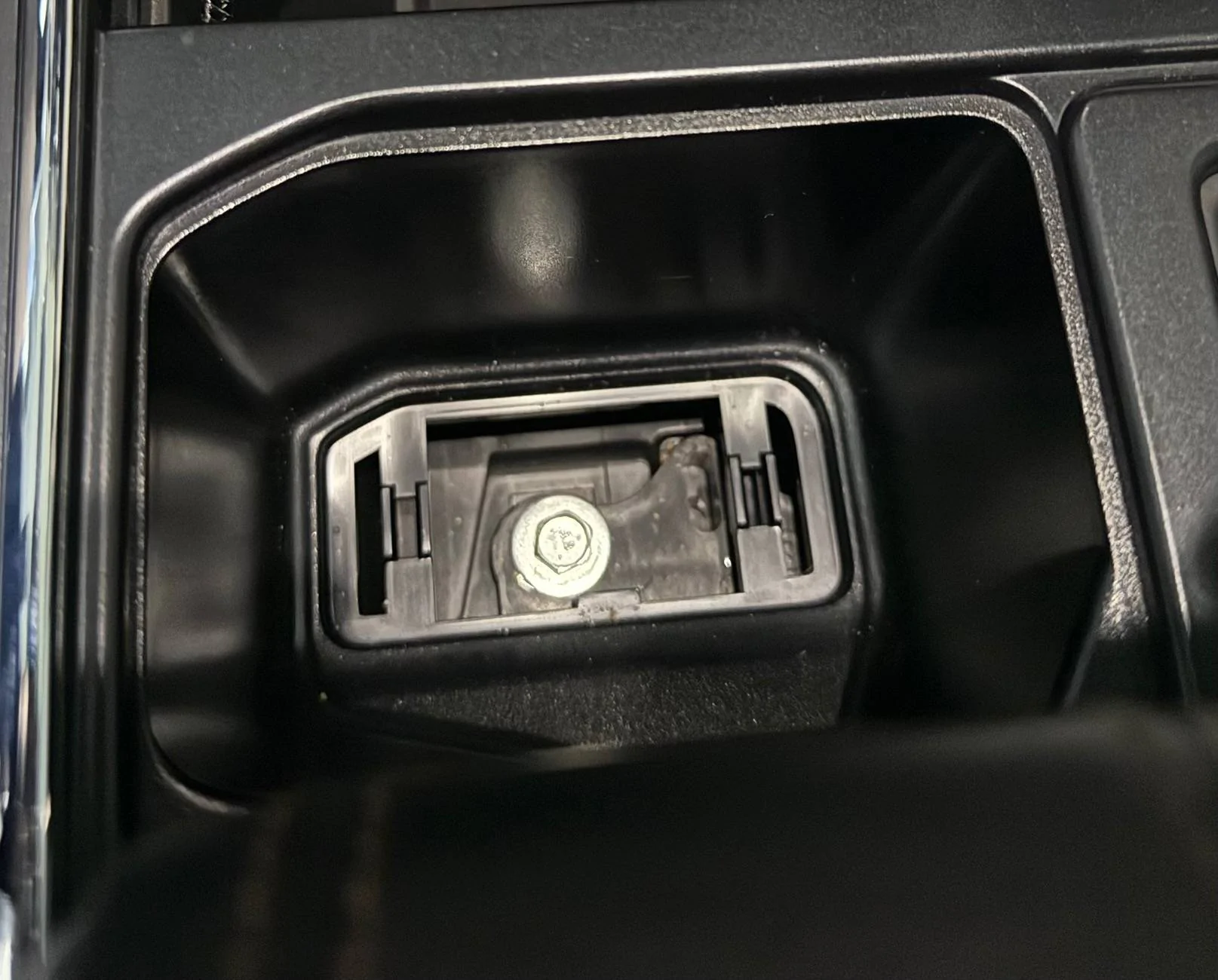 Ford F-150 Lightning Automatic updates stopped working IMG_0945