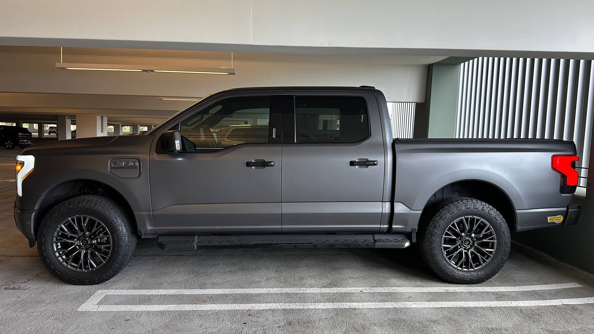 Ford F-150 Lightning Eibach 2.1" level, 275/65R20 tires, Fuel Rebar +20 wheels IMG_4102.JPG