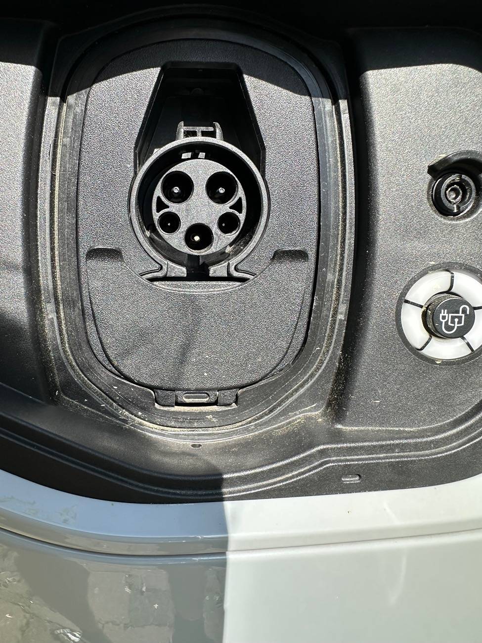 Ford F-150 Lightning 23 ER not charging {Fix post 66} IMG_3999