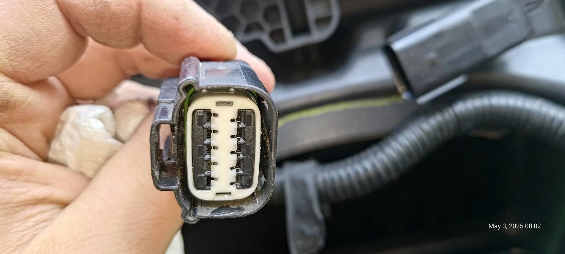 Ford F-150 Lightning Front light bar partially lit 1000000942