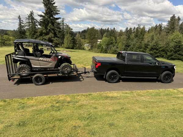 Ford F-150 Lightning TRAILER RANGE, not even close. 1746460118527-2v