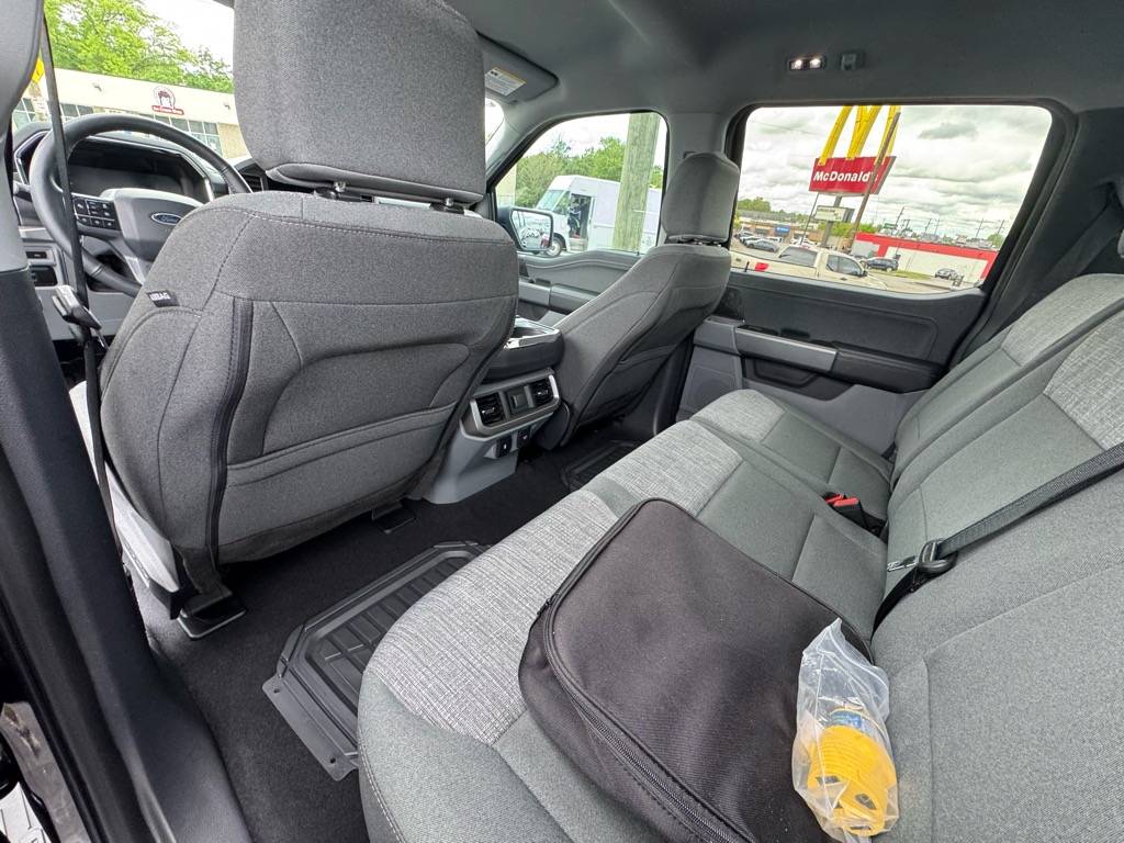 Ford F-150 Lightning XLT ER 44ACA4DE-88D4-4189-97ED-56202782270A-7140A2D5-4607-4C00-A04E-EDC16205313D