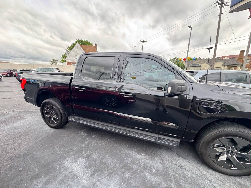 Ford F-150 Lightning XLT ER 0D165B6E-28F1-486E-B006-B92D002EA056-099390EE-A584-4E68-B8D6-95F2DDBE356A