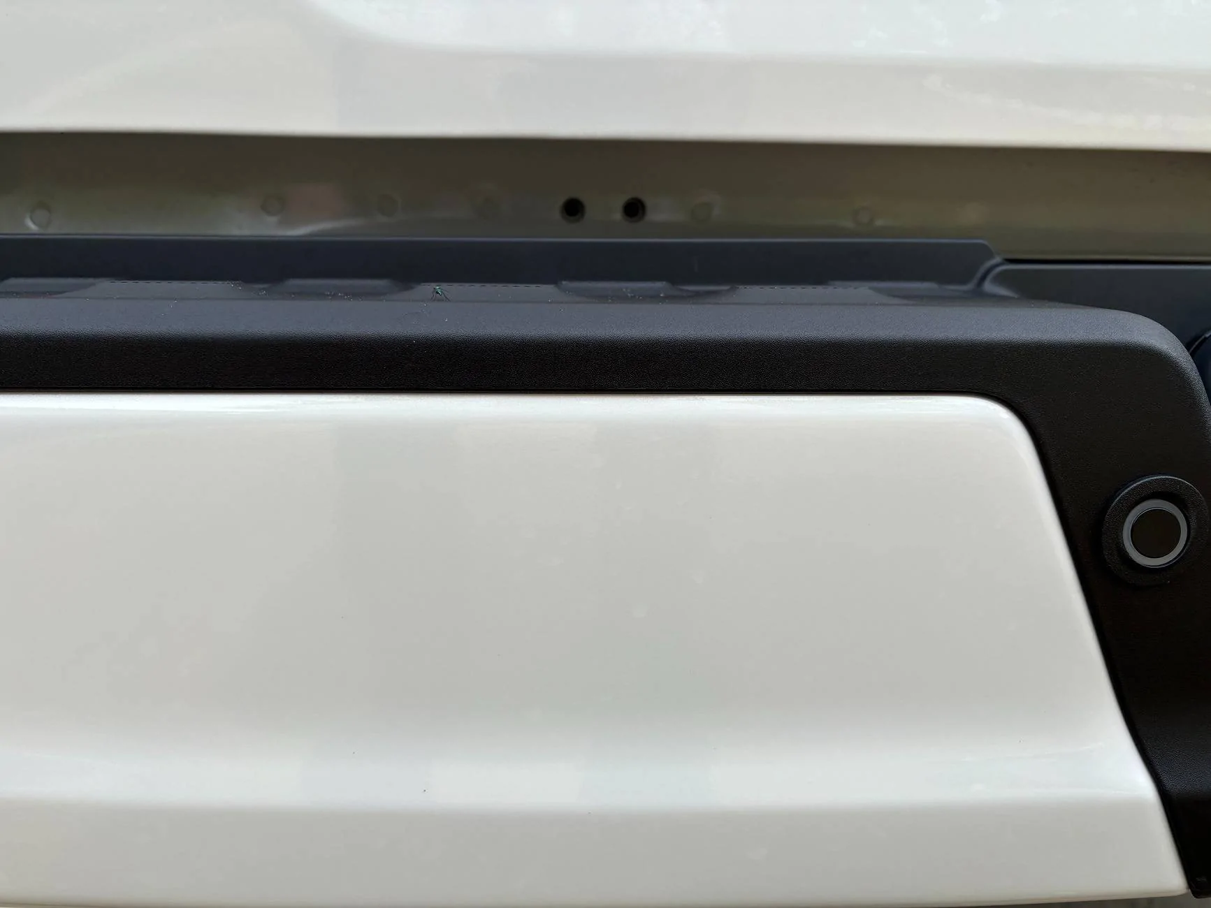 Ford F-150 Lightning Missing Tailgate Bracket on 2024 Lightning Lariat? IMG_0605