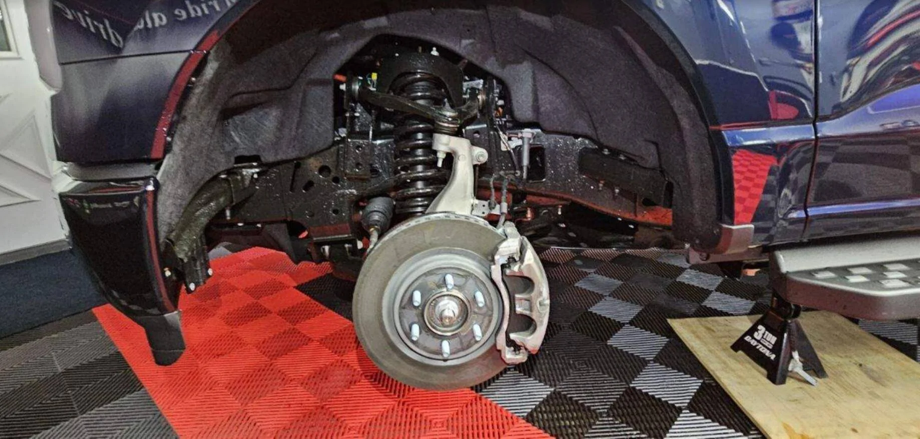 Ford F-150 Lightning Does 2024 Flash come without crash bars? Screenshot_20250507-215501-527