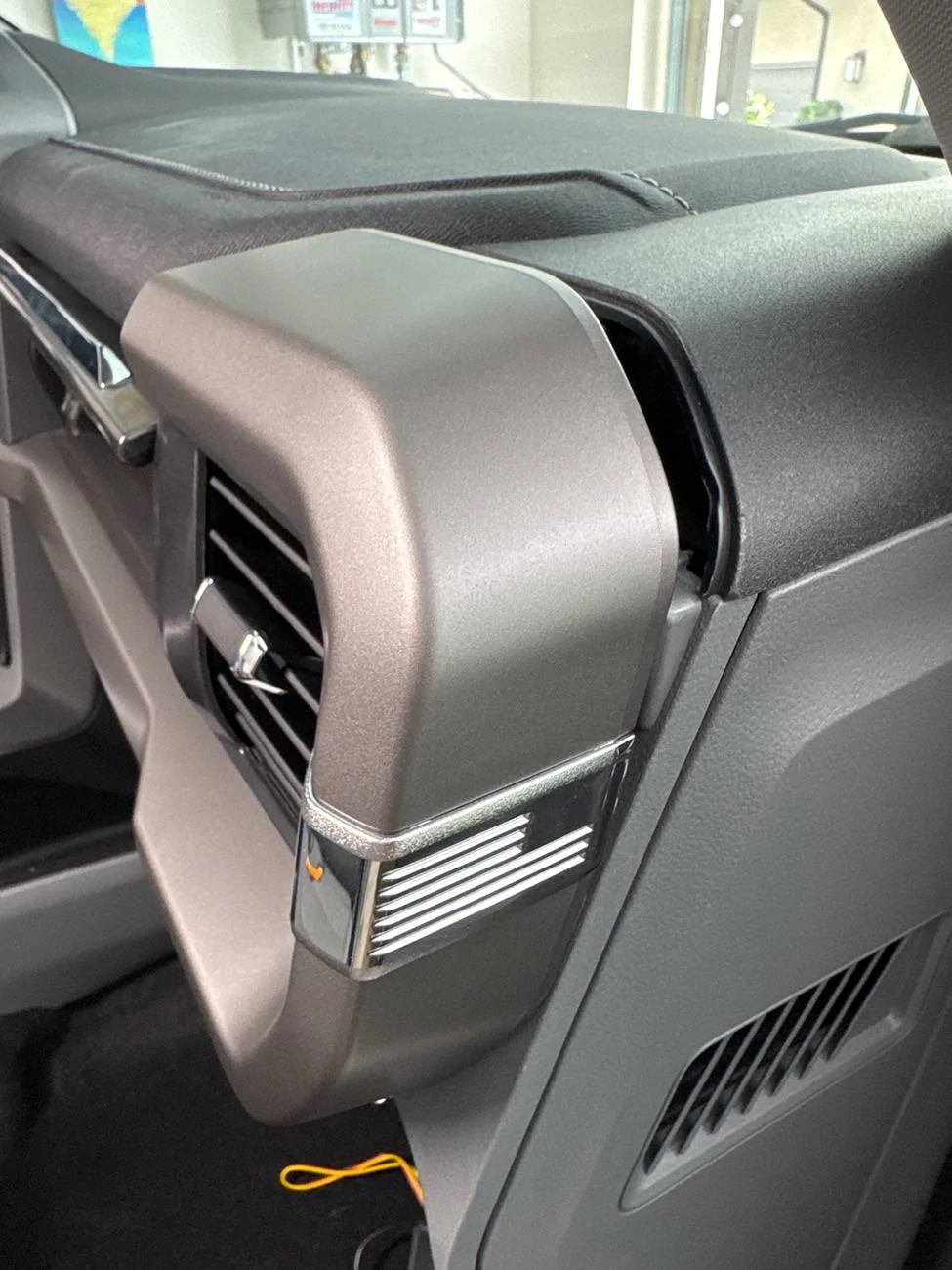 Ford F-150 Lightning 2024 Lightning XLT – Passenger Side AC Vent Won’t Reinstall (Next to Upper Glove Box) imag