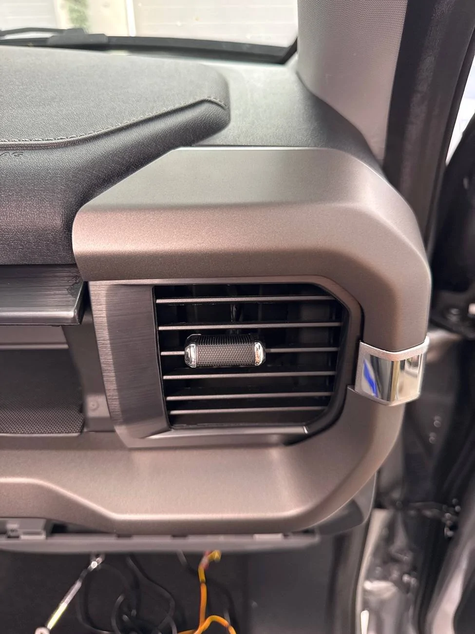 Ford F-150 Lightning 2024 Lightning XLT – Passenger Side AC Vent Won’t Reinstall (Next to Upper Glove Box) imag