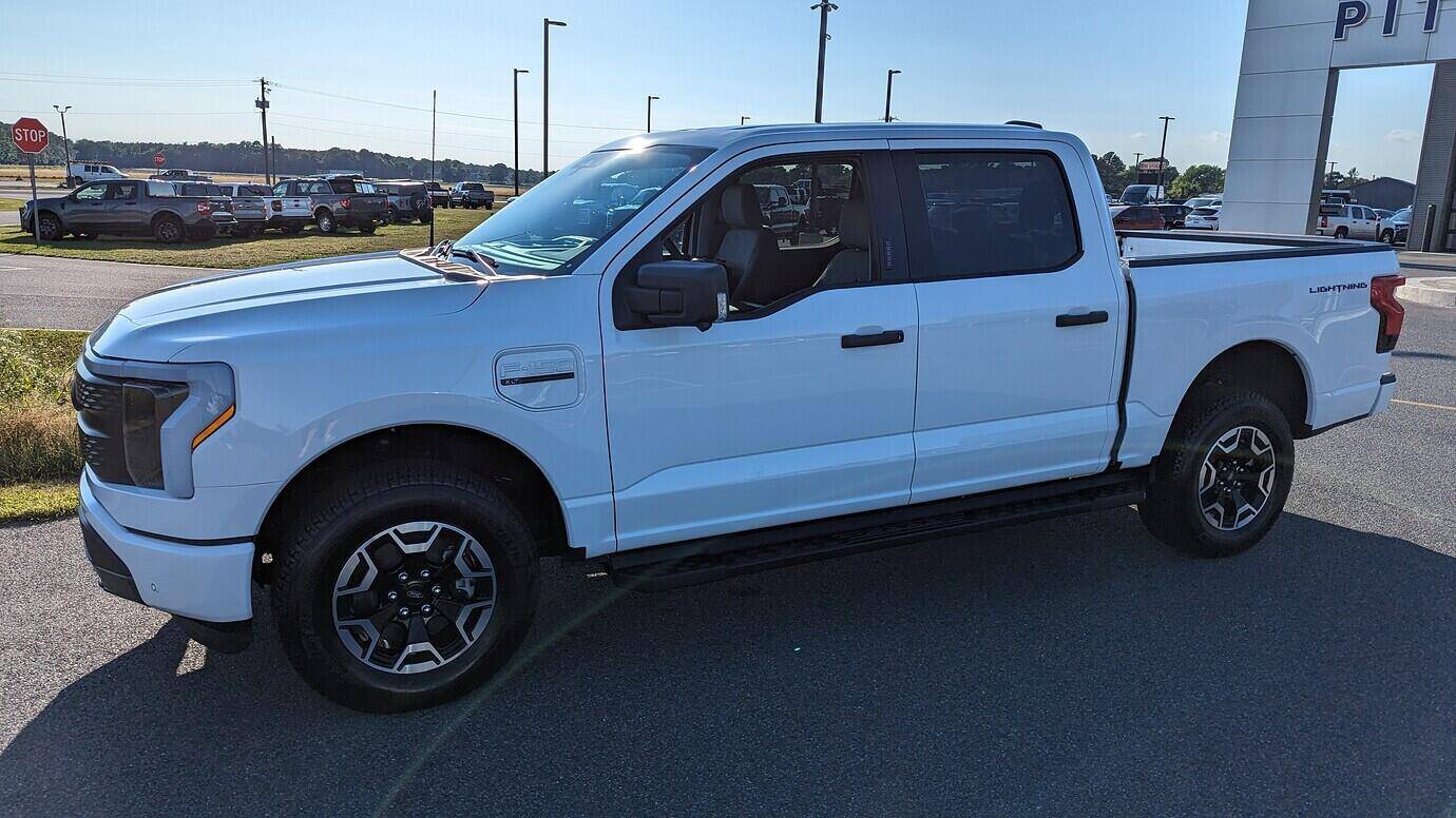 Ford F-150 Lightning For Lease Transfer: 2023 Ford Lightning XLT SR - $298/mo $2500 due 24mo 1746937827249-l2
