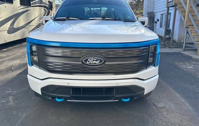 Tinted light bar