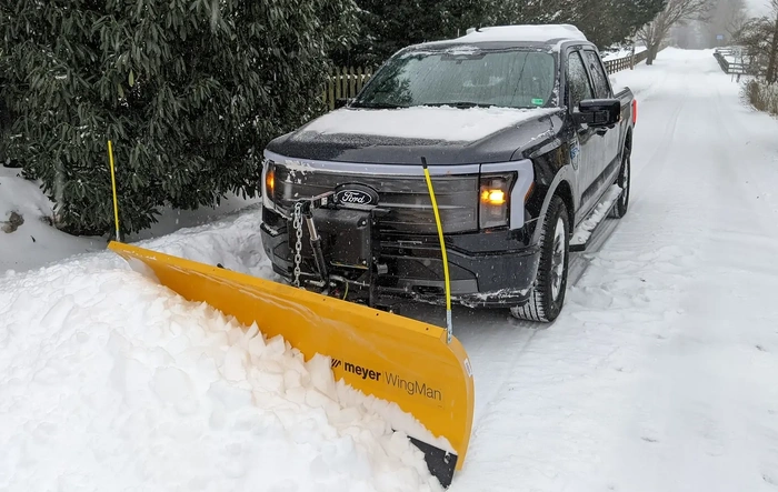 Ford Lightning Meyer Wingman Snow Plow Review (Yes, a real commercial-grade front plow)