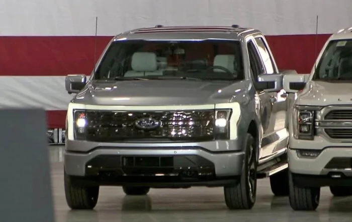 Revealed: First Look at 2022 F-150 Lightning [Updated with 4.4s 0-60mph run]