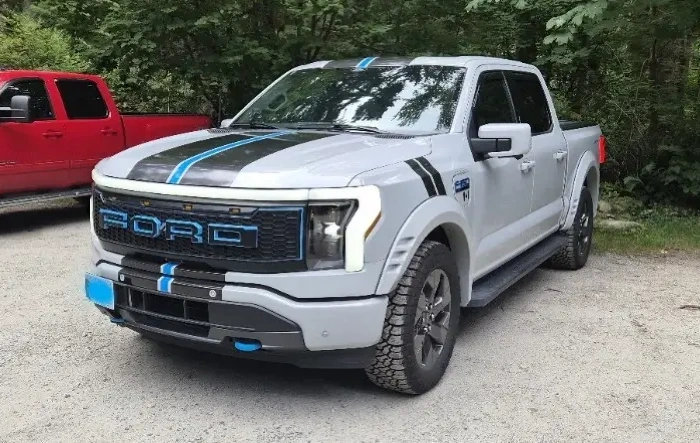 24 Lariat - Sporty Build